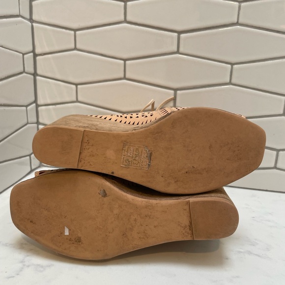 Jeffrey Campbell Rayos Tan Wedge Sandals - Picture 8 of 12